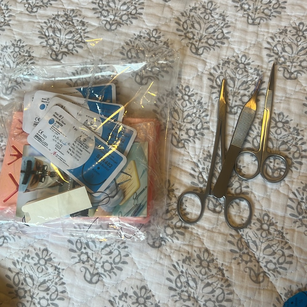 Suture practice kit - Picture 3 of 4